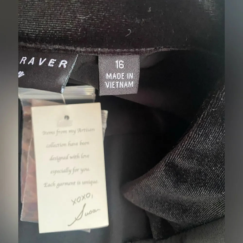 Susan Graver Artisan Bomber Jacket  Womens  Size 16 Peachskin Statement Button